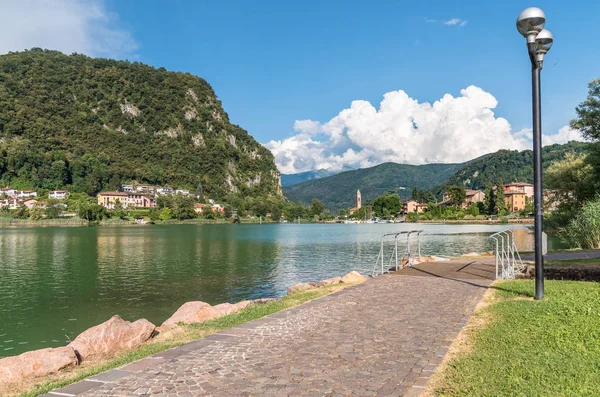 Paseo Por Lago Ceresio Tarde Verano Ponte Tresa Provincia Varese —  Fotos de Stock