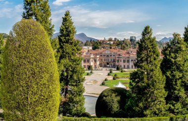 Bahçeler Estense Sarayı (Palazzo Estense), biri en popüler yerlerinden biri Varese, Lombardiya, İtalya.