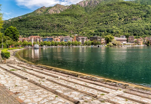 Pohled Historické Centrum Omegna Vesnice Nachází Pobřeží Jezera Orta Piemont — Stock fotografie