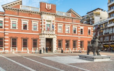 Varese, İtalya - 12 Ocak 2018: Görünüm merkezi Varese, İtalya mahkemede Adalet Sarayı