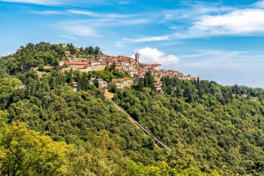 Varese kutsal Mount görünümünü Varese, İtalya sembolüdür