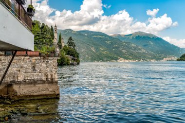 Como Gölü'nün görünümünden küçük antik köy Brienno, Lombardiya, İtalya