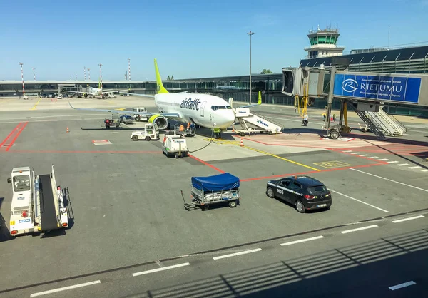 Riga Letonia Mayo 2018 Airbaltic Aircraft Preparation Departure Riga International — Foto de Stock