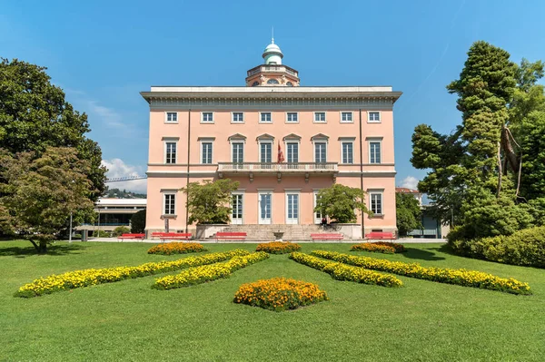 Vista Villa Ciani Con Coloridas Flores Primer Plano Parque Público — Foto de Stock