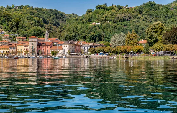 Vista Del Pueblo Histórico Pella Orilla Occidental Del Lago Orta — Foto de Stock