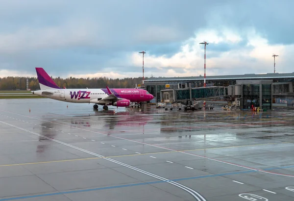 Riga Letonia Octubre 2018 Wizz Air Aircraft Prepara Para Partir — Foto de Stock