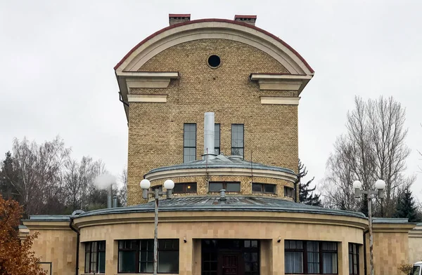 Riga ラトビアの Varonu 通りにあるリガ火葬場建物の表示 — ストック写真