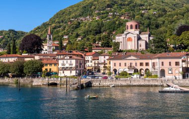Laveno Mombello, İtalya 'nın Varese ilindeki Maggiore Gölü' nün doğu kıyısının turizm başkentidir.