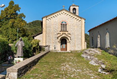 Sant Ambrogio kilise ressamlar köyü Arcumeggia ili, Varese, İtalya