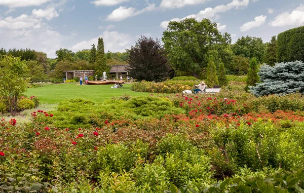 Glencoe Illinois Verenigde Staten Augustus 2014 Mensen Bezoeken Rose Garden — Stockfoto