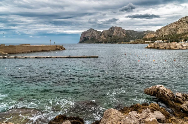 Paisagem Mar Mediterrâneo Com Capo Gallo Monte Sobre Fundo Dia — Fotografia de Stock