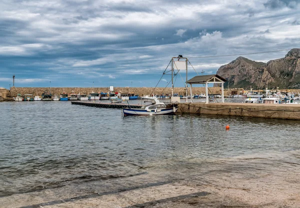 Pier Com Barcos Isola Delle Femmine Ilha Mulheres Localizado Costa — Fotografia de Stock