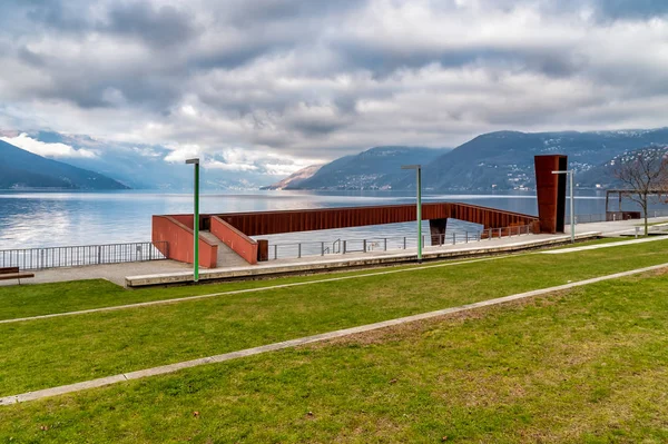 Landscape Lake Maggiore Cloudy Day Lakefront Luino Province Varese Italy — Stock Photo, Image