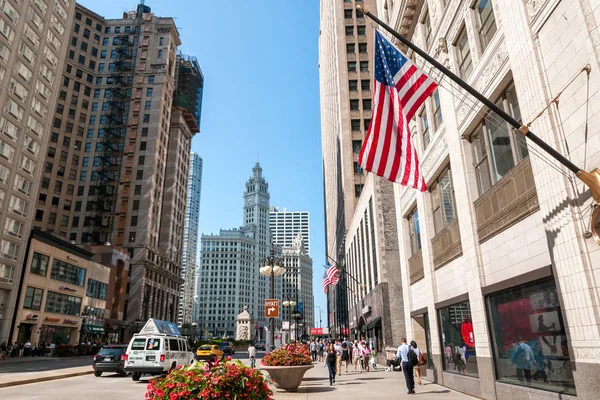 Chicago Illinois Agosto 2014 Calle Centro Chicago Con Edificio Wrigley — Foto de Stock