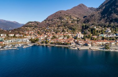 Laveno Mombello havadan görünümü lake Maggiore, pr kıyısında