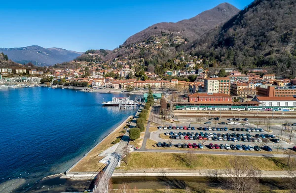 湖マッジョーレ ヴァレーゼ イタリアの州の海岸にラヴェーノ モンベッロの航空写真 — ストック写真