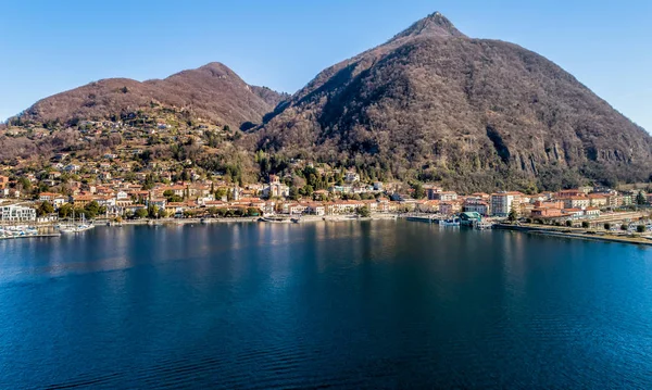 Panorama Laveno Mombello Sulla Costa Del Lago Maggiore Provvista — Foto Stock