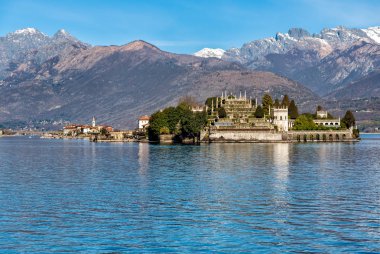 Lake Maggiore adlı ada Bella görüntülemek, Piyemonte Kuzey İtalya, Stresa, Verbania Borromean Adaları biridir.