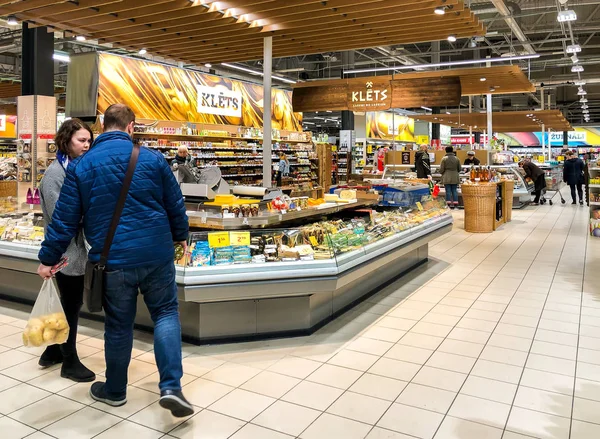 Riga Lotyšsko Dubna 2019 Interiér Supermarketu Maxima Food Rize Lotyšsko — Stock fotografie