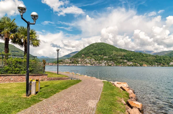 Promenad Längs Luganosjön Lavena Ponte Tresa Provinsen Varese Italien — Stockfoto