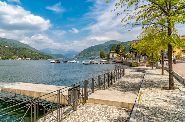 Paseo Peatonal Largo Del Lago Lugano Pequeña Ciudad Porto Ceresio — Foto de Stock