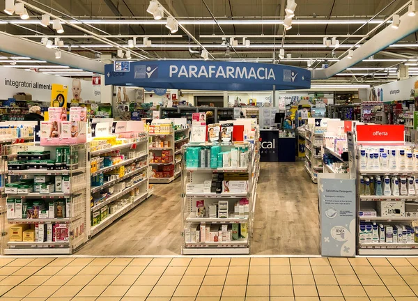 Варезе Италия Marc 2019 Фармацевтический Отдел Внутри Iper Гипермаркета Варезе — стоковое фото