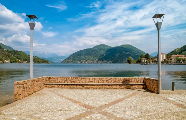 Paisaje Del Lago Lugano Día Nublado Porto Ceresio Tresa Italia — Foto de Stock