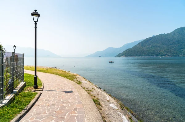 Paisaje Del Lago Maggiore Día Niebla Caliente — Foto de Stock