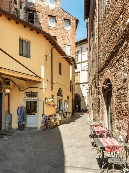 Lucca Toscana Italien Juli 2019 Gamla Smala Medeltida Gata Med — Stockfoto