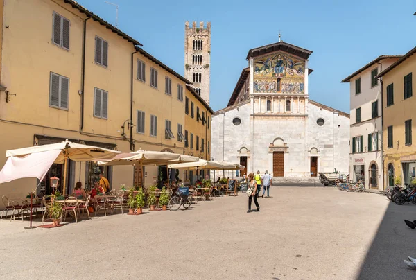 Lucca Toscana Italia Julio 2019 Plaza San Frediano Con Gente — Foto de Stock