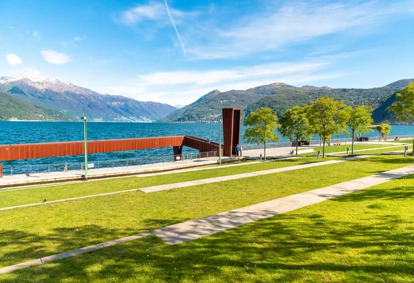 Luino Lakefront Parkından Maggiore Gölü Manzarası Varese Ili Talya — Stok fotoğraf