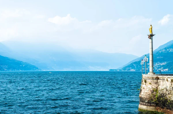 Paisagem Lago Maggiore Dia Nublado Vista Luino Lombardia Itália — Fotografia de Stock