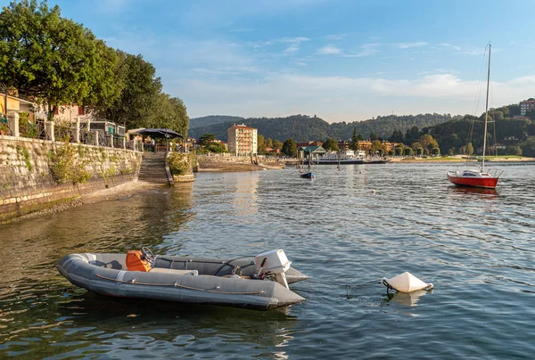Passeio Margem Lago Maggiore Laveno Mombello Província Varese Itália — Fotografia de Stock