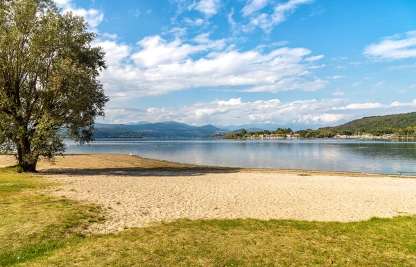 Castelletto Sopra Ticino Piedmont Talya Maggiore Gölü Ile Ticino Nehri — Stok fotoğraf