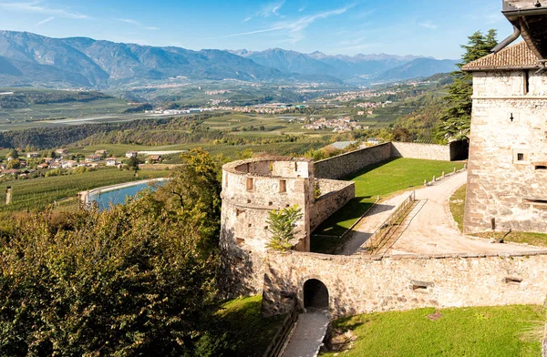 Utsikt Över Castel Thun Gotisk Medeltida Kulle Slott Vigo Ton — Stockfoto