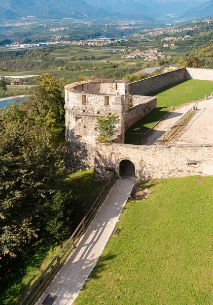 Utsikt Över Castel Thun Gotisk Medeltida Kulle Slott Vigo Ton — Stockfoto