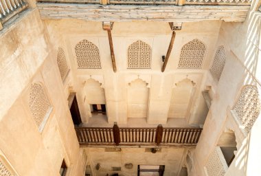 Umman Sultanı Bahla 'daki Jabreen Şatosu' nun içerisinden bakın.