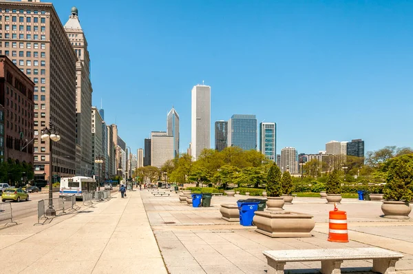 Rue Dans Chicago Skyline Centre Ville Par Une Journée Ensoleillée — Photo