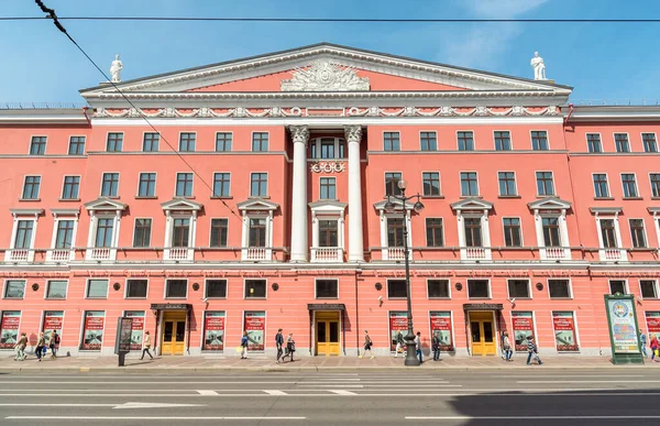 俄罗斯联邦圣彼得堡 2015年5月11日 圣彼得堡市中心内夫斯基前景的历史性建筑 现在是宾馆 城市场景 — 图库照片