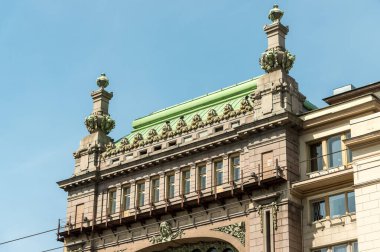 Saint Petersburg 'un merkezindeki Nevsky Prospekt' teki Eliseevsky Dükkanı 'nın manzarası. Rusya