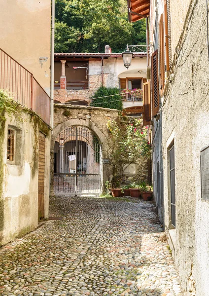 Les Rues Étroites Ancien Village Castello Cabiaglio Dans Province Varèse — Photo