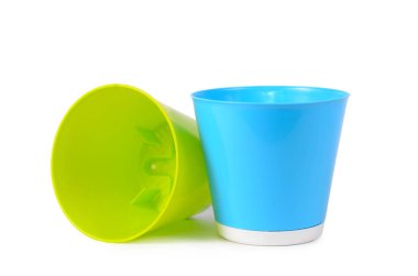 boş saksıyı üzerinde beyaz izole