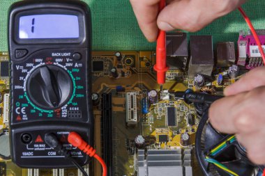 Onarım ve elektronik devre panosunu tanı