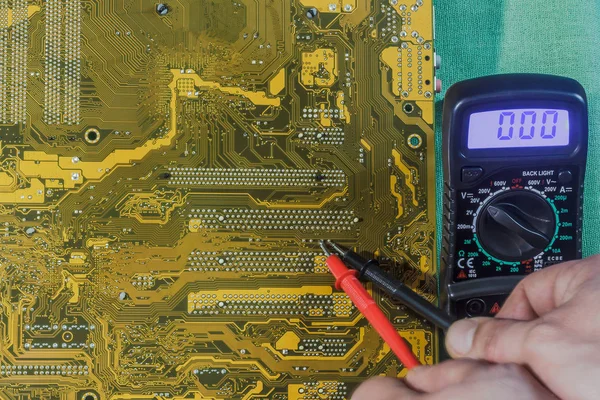 Anakart bir multimetre ile test