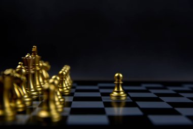 Satranç çizgiyi aştı. Liderlik kavramı ve iş stratejisi..