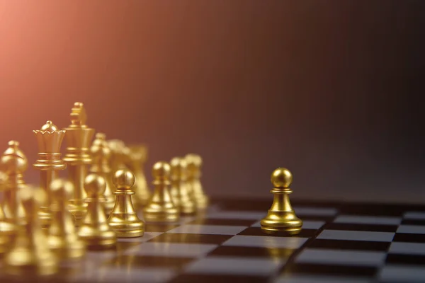 Chess that came out of the line Concept of leadership And business Strategic plan.