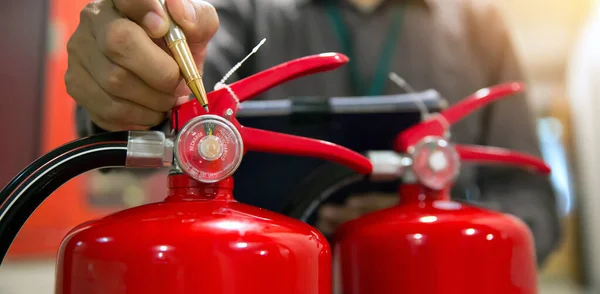 Firefighter Checking Fire Extinguishers Tank Building Concepts Prevention Safety Training — Stock Photo, Image