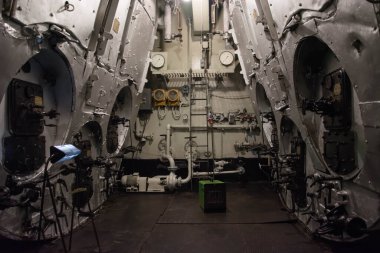 Geminin makine dairesi. Kazan dairesi. Fırınlar.