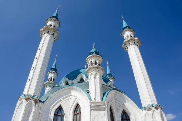 Kazan Kremlin 'deki Kul Şerif Camii. Güneşli bir yaz günü. Din mimarisi.