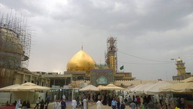 Askarian imam olan bu tapınak bir resmini bir Şii toplumunun türbelerin ve il Salah al-Din içinde Samarra. ve Imam Ali el-Hadi ve Imam El-Hasan el-askeri ve mezarlar oluşur tapınak bulunur , ve 